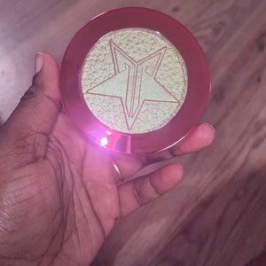Jeffree Star highlighter